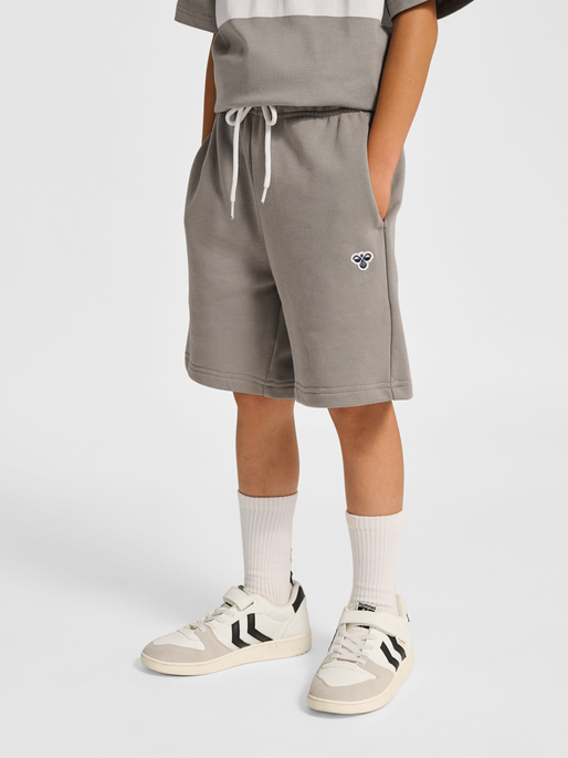 hmlJR LOOSE SWEAT SHORTS BEE - Image 4